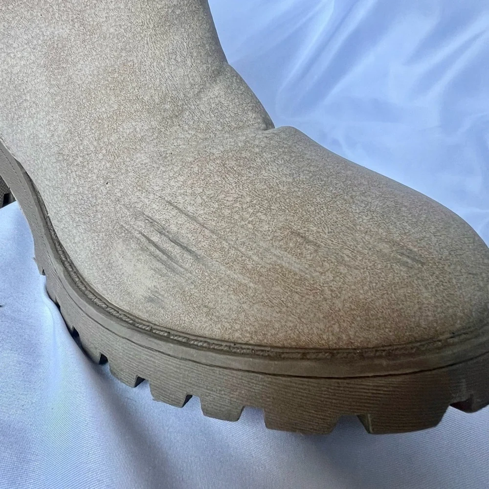 Dirty Laundry Tan Chunky Lug Ankle Boots